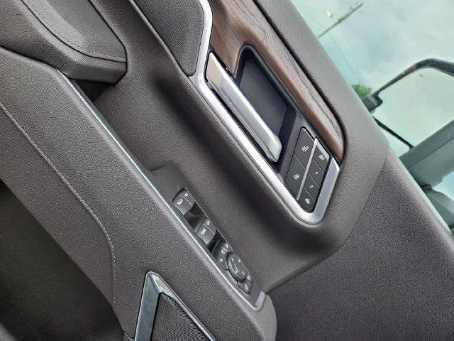 New 2026 Summit White GMC SLT DRW image 11