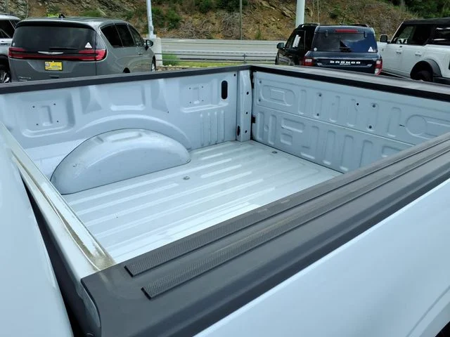 Used 2022 White Ford XL image 19