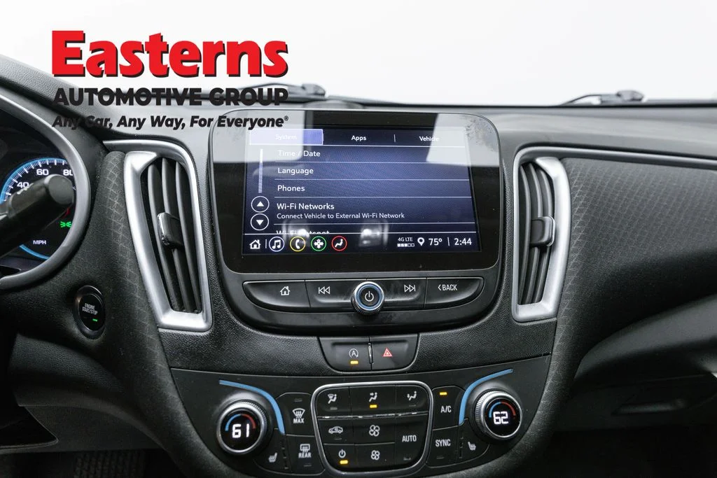 Used 2025 White Chevrolet LT image 12