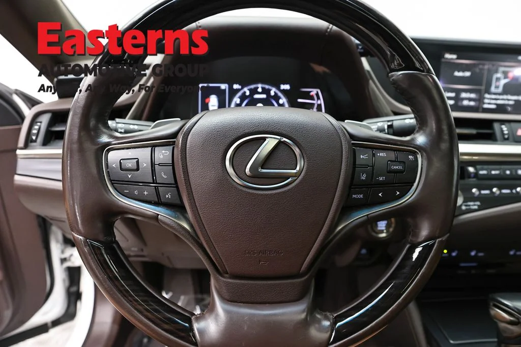 Used 2021 White Lexus 350 image 10