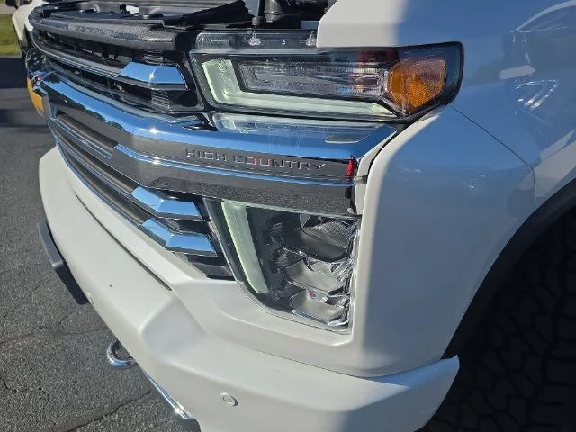 Used 2023 Beige Chevrolet High Country image 33