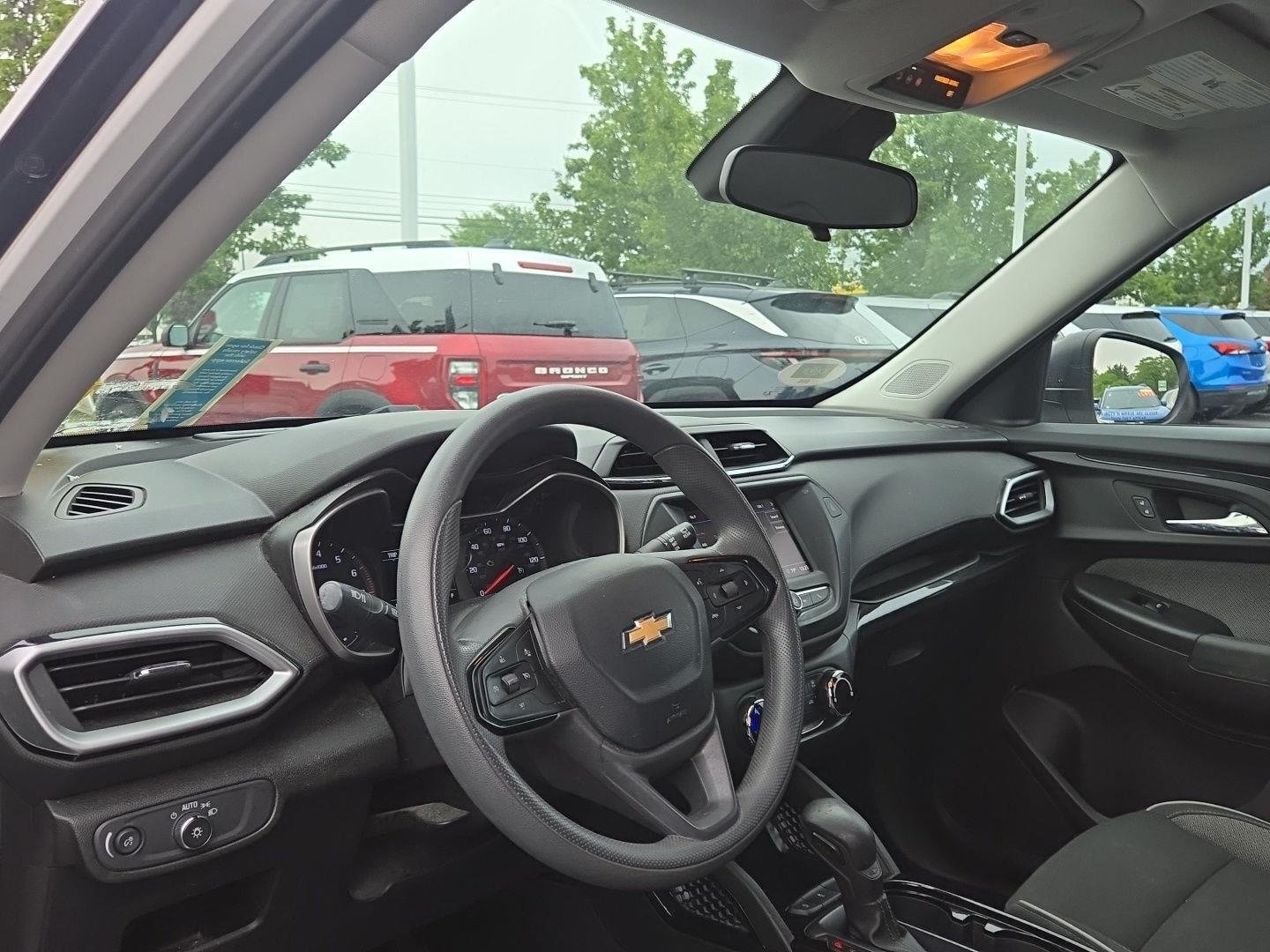 Used 2021 Summit White Chevrolet LS image 2