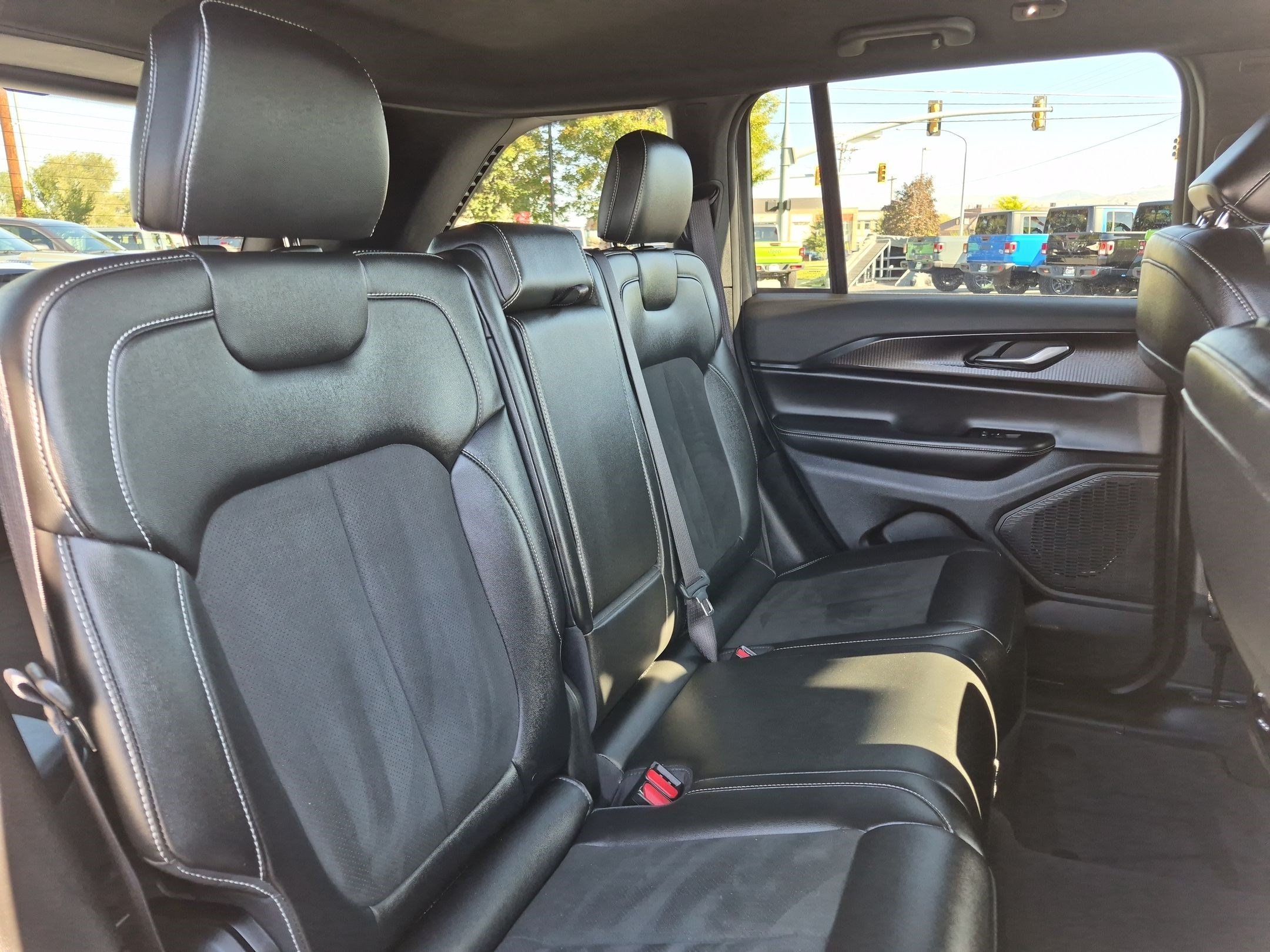 Used 2025 Bright White Clearcoat Jeep Altitude image 30