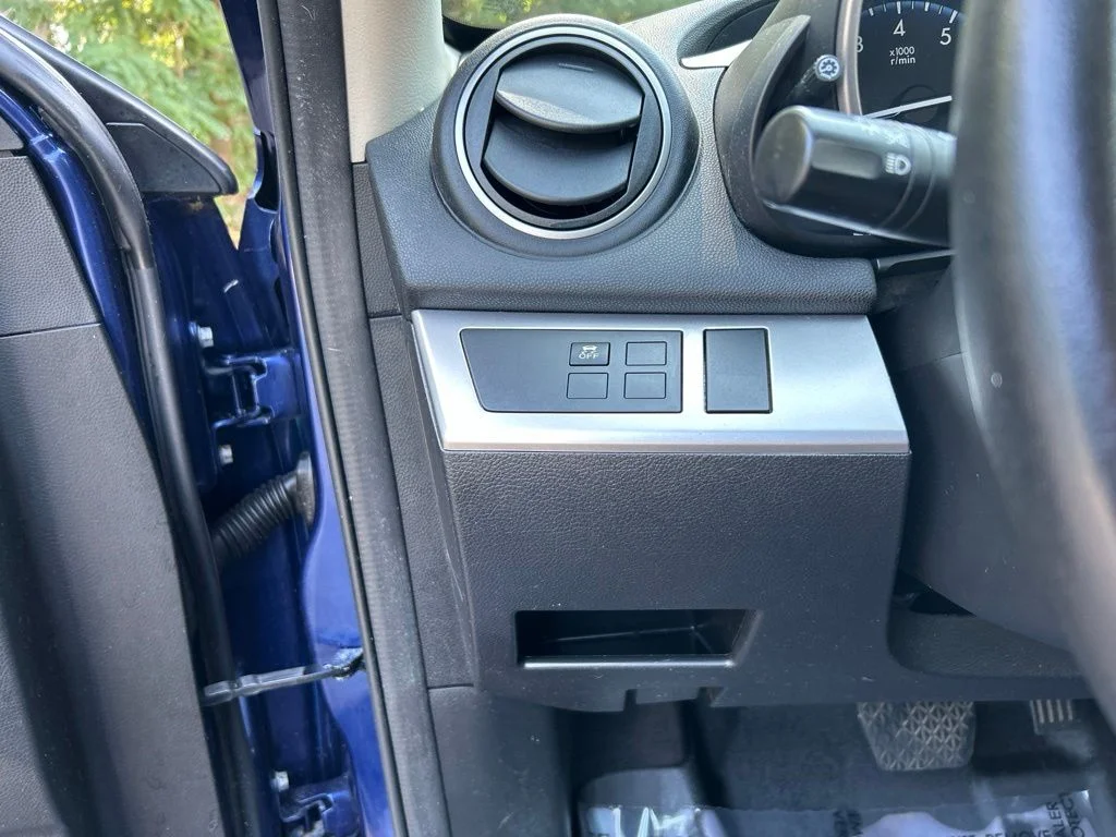 Used 2012 Blue Mazda i Touring image 23