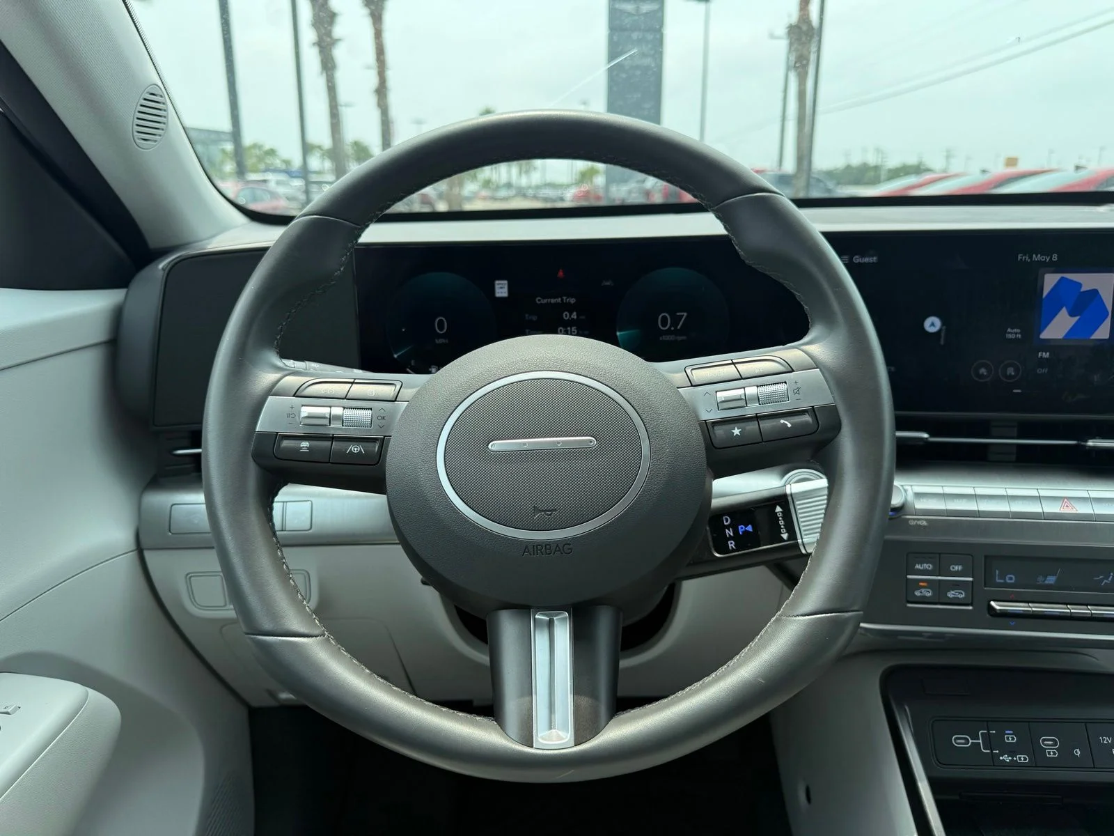 Used 2025 White Hyundai SEL Convenience image 11