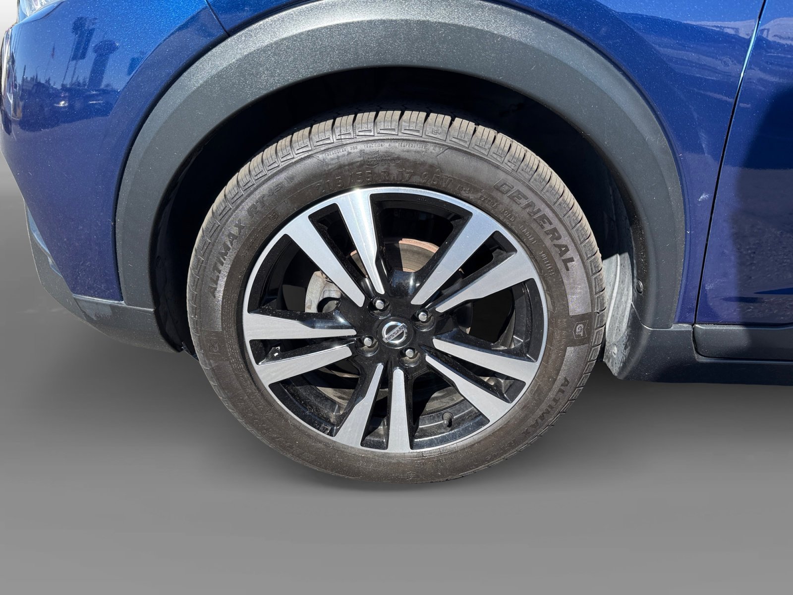 Used 2019 Deep Blue Pearl Nissan SR image 9
