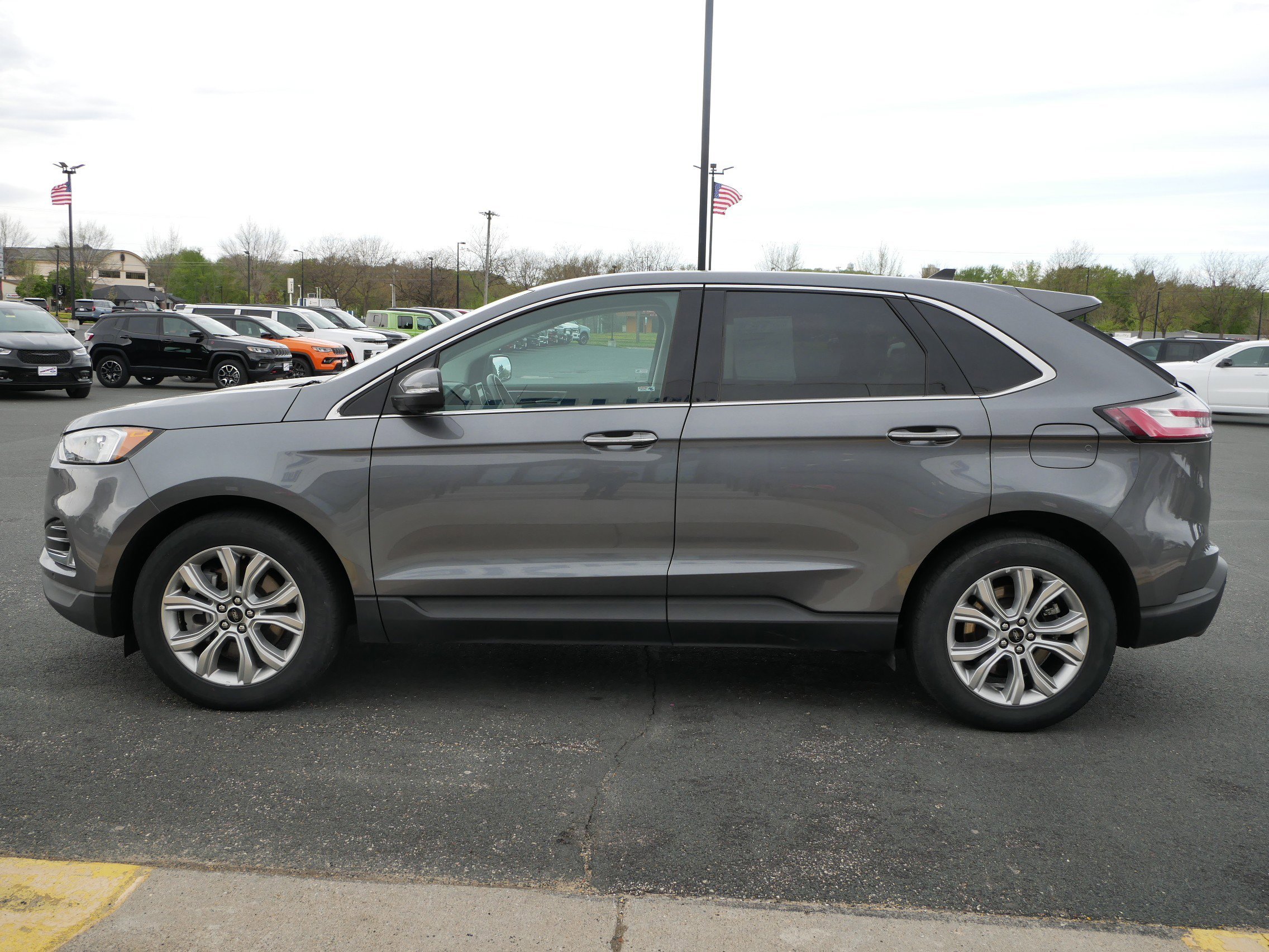 View vehicle photo 5