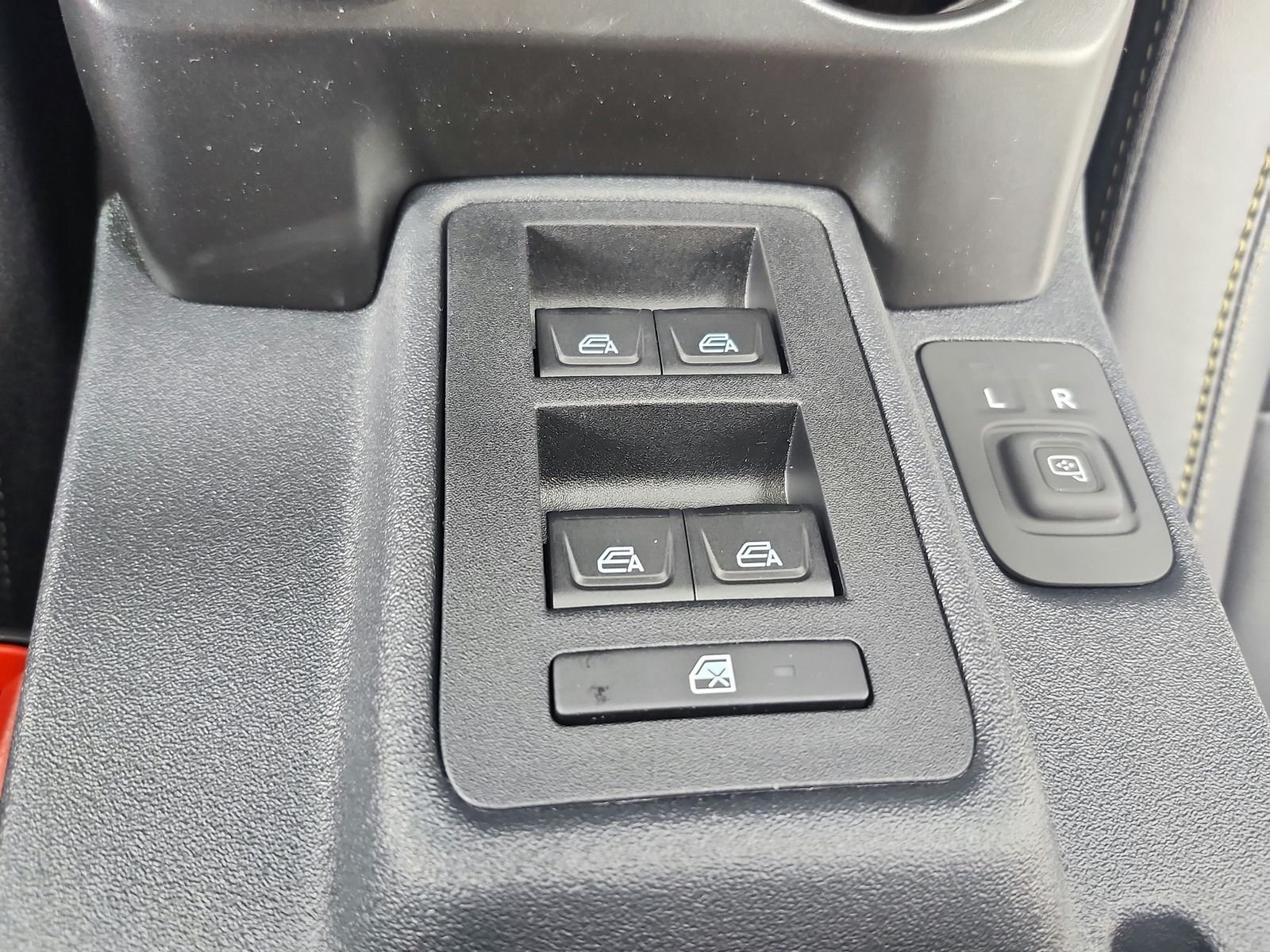 New 2026 Desert Sand Ford Badlands® image 38