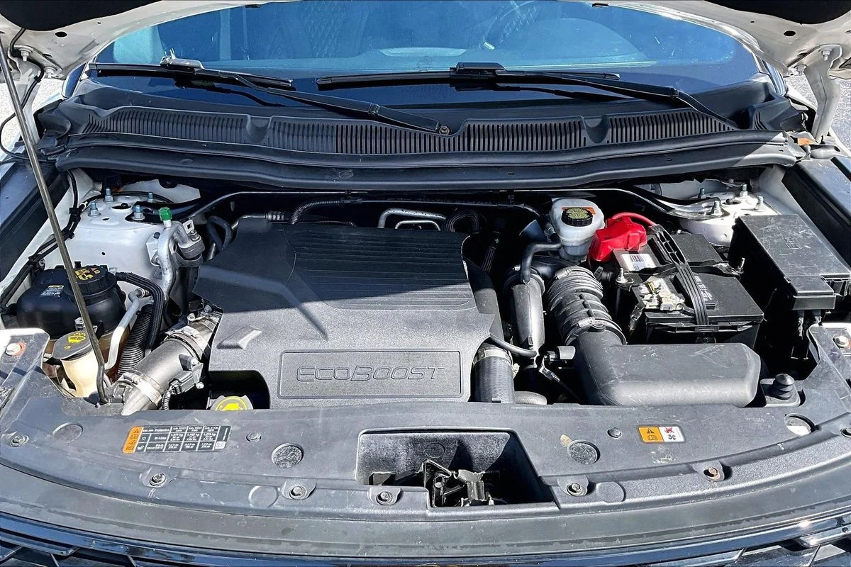 Used 2019 White Ford Sport image 33