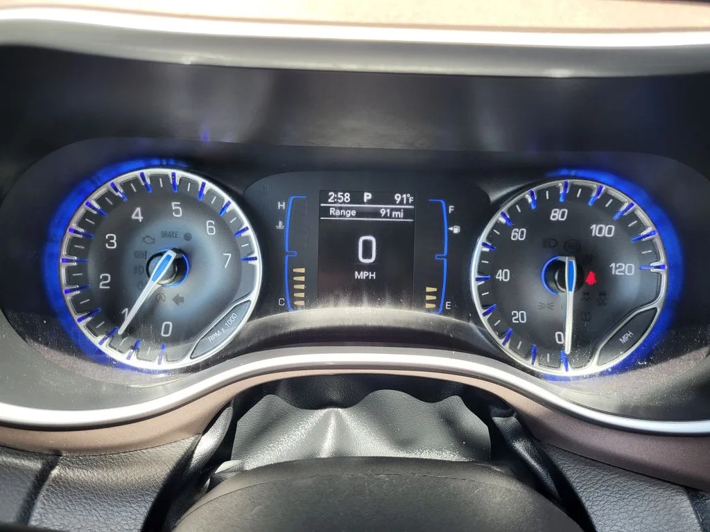 Used 2023 White Chrysler LX image 12