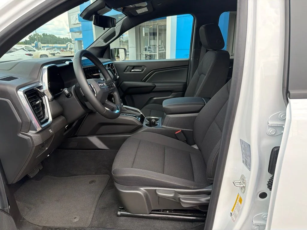 New 2026 White GMC Elevation image 18