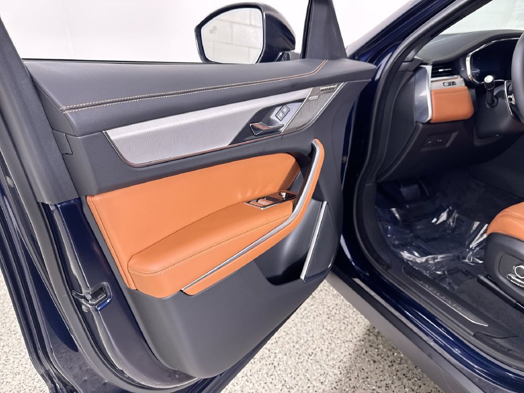 2026 Jaguar F-Pace R-Dynamic S - Photo 13