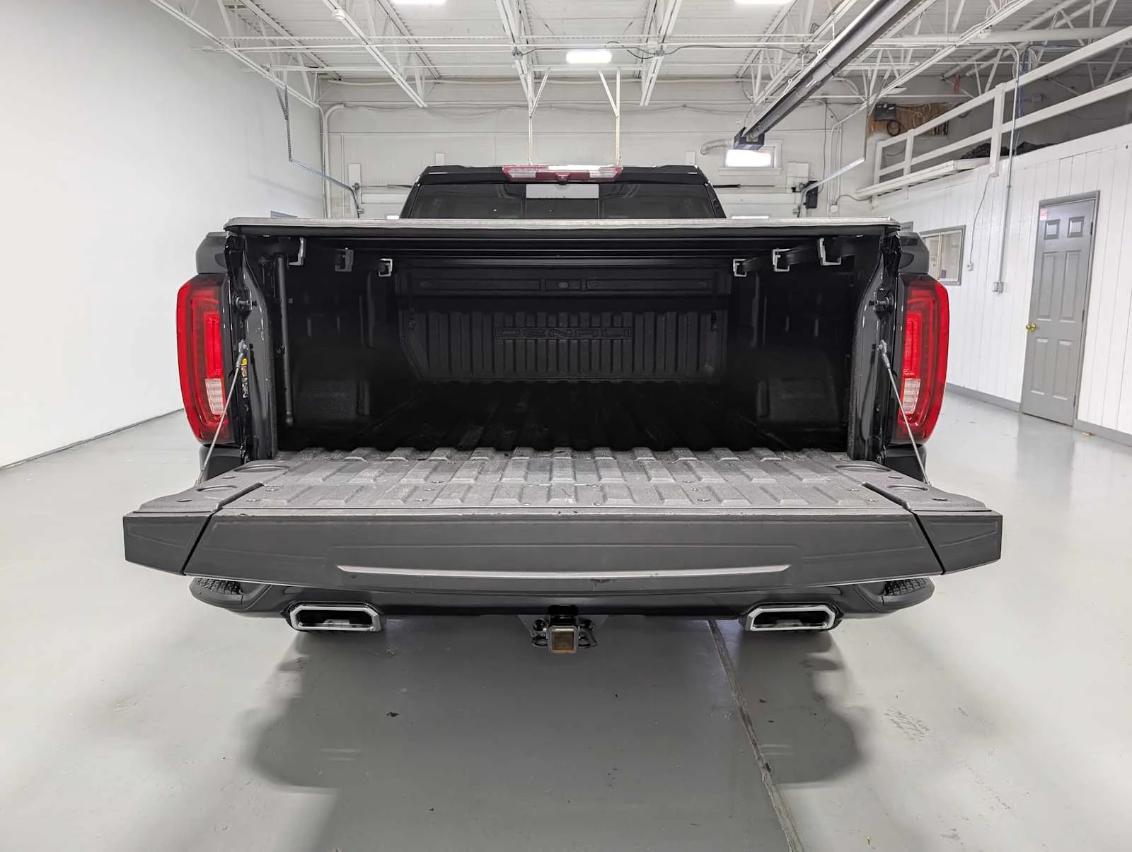 Used 2023 Onyx Black GMC Denali image 46