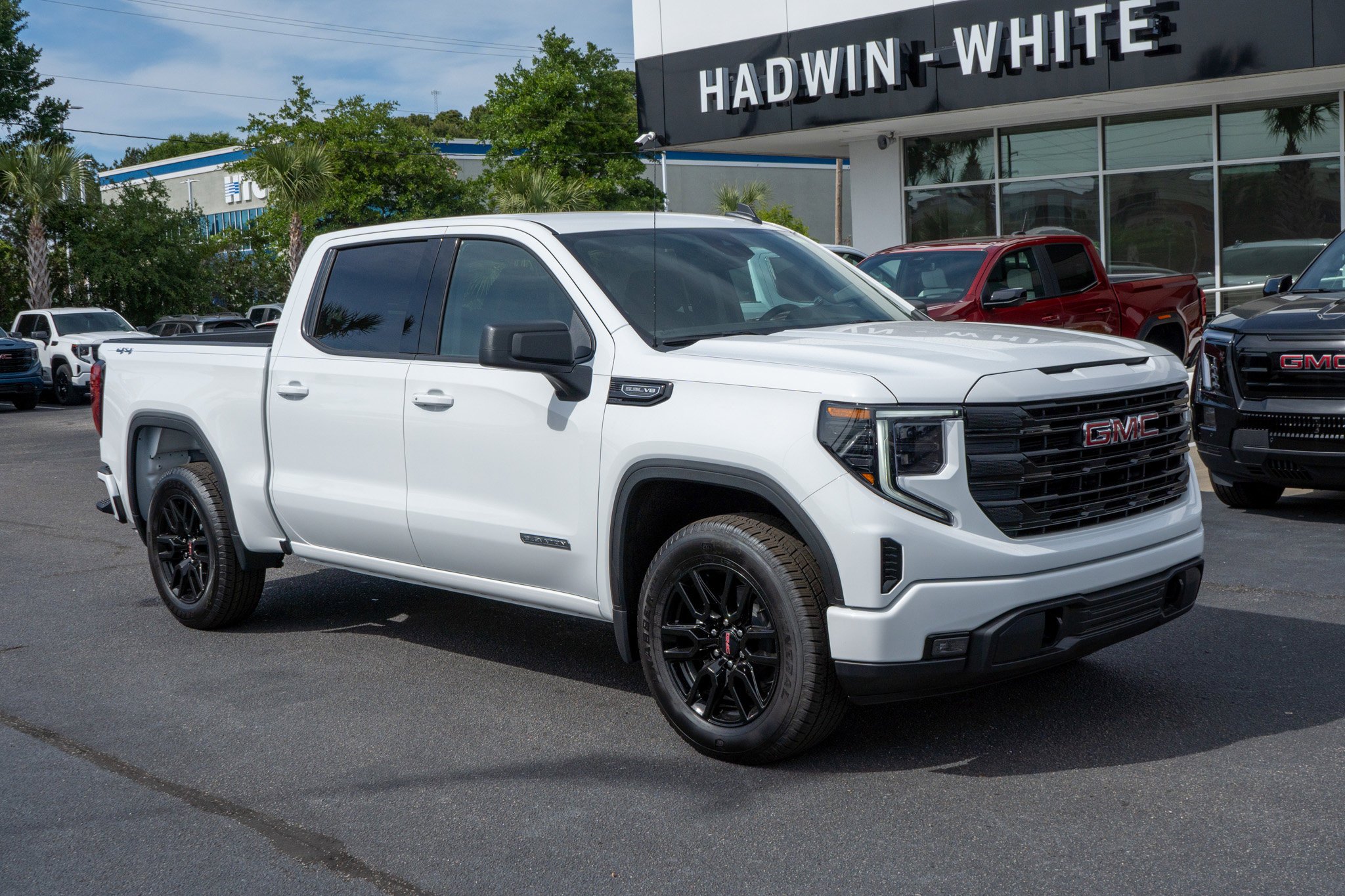 2026 GMC Sierra 4WD Crew Cab Short Box Elevation's photo