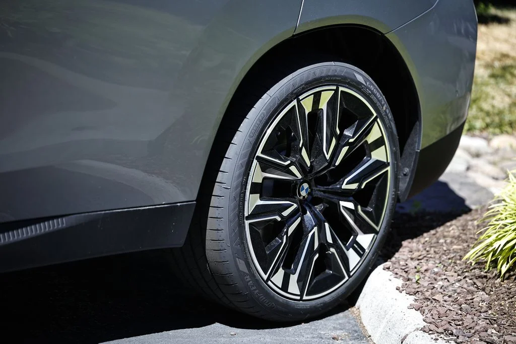 New 2026 Skyscraper Grey Metallic BMW 30 xDrive image 10