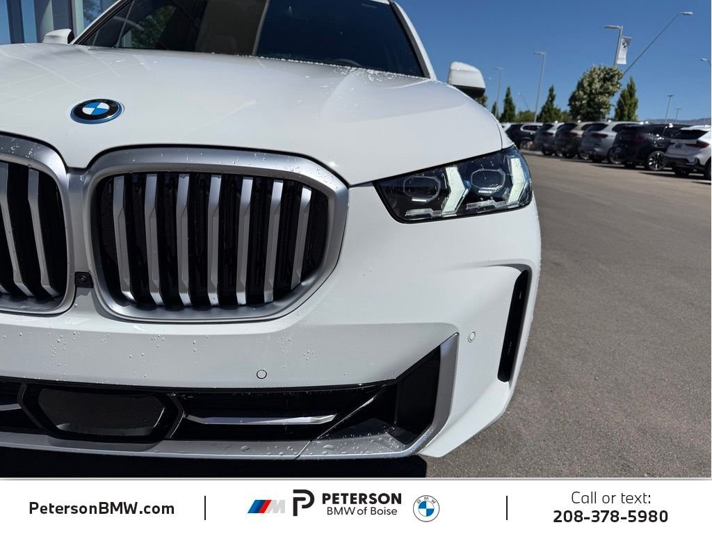 New 2026 Alpine White BMW xDrive50e image 40