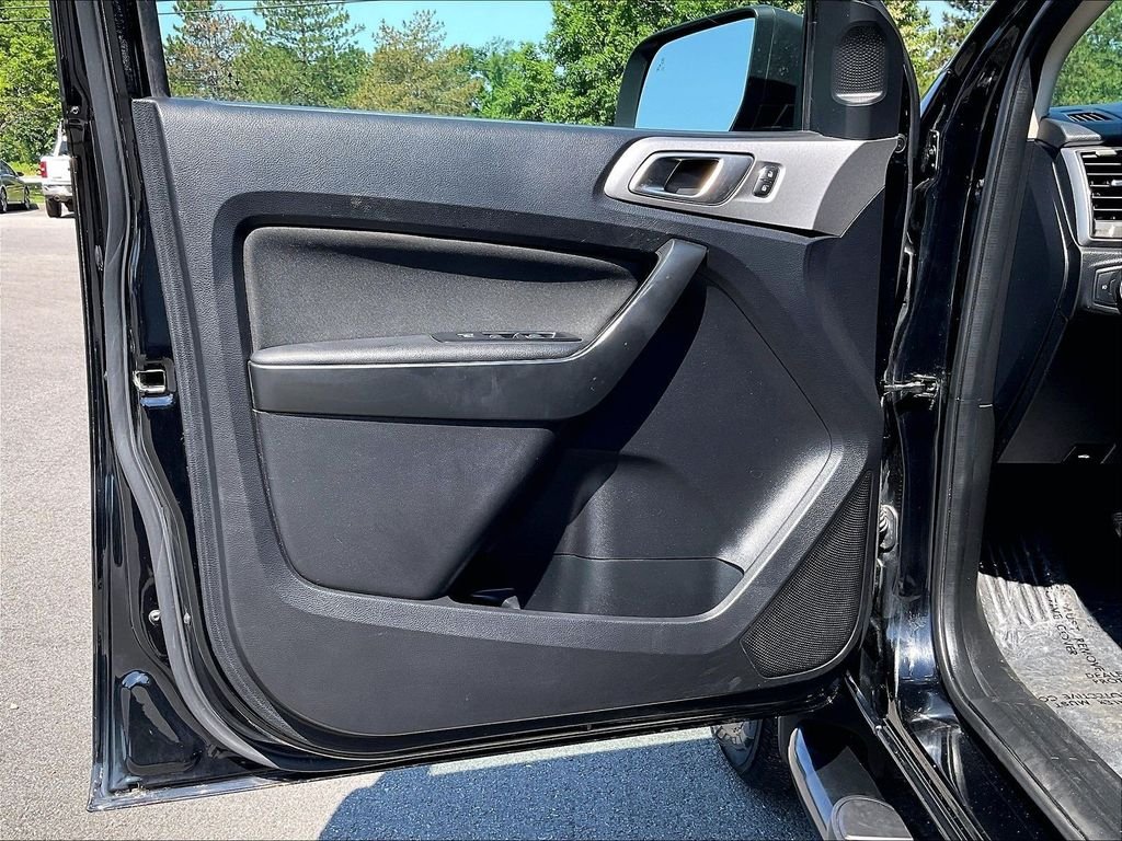 Used 2020 Black Ford XLT image 9