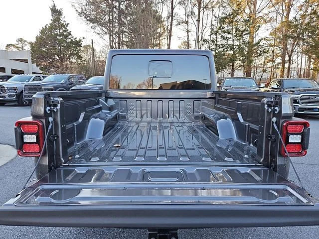 New 2026 Granite Crystal Metallic Clear-Coat Exterior Paint Jeep Rubicon image 15