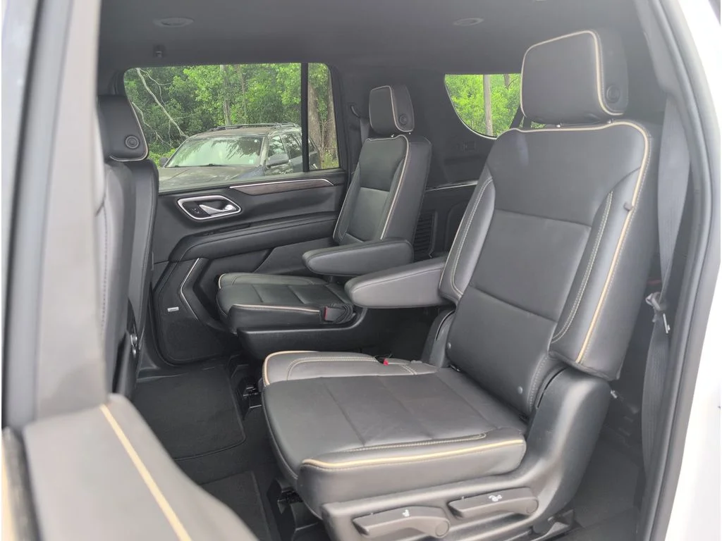 Used 2023 WHITE Chevrolet 2WD 4dr Premier image 29