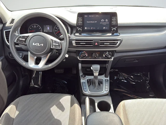Certified Used 2022 White Kia LX image 9
