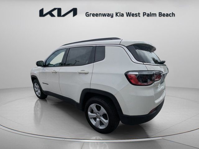 Used 2021 White Jeep Latitude image 5