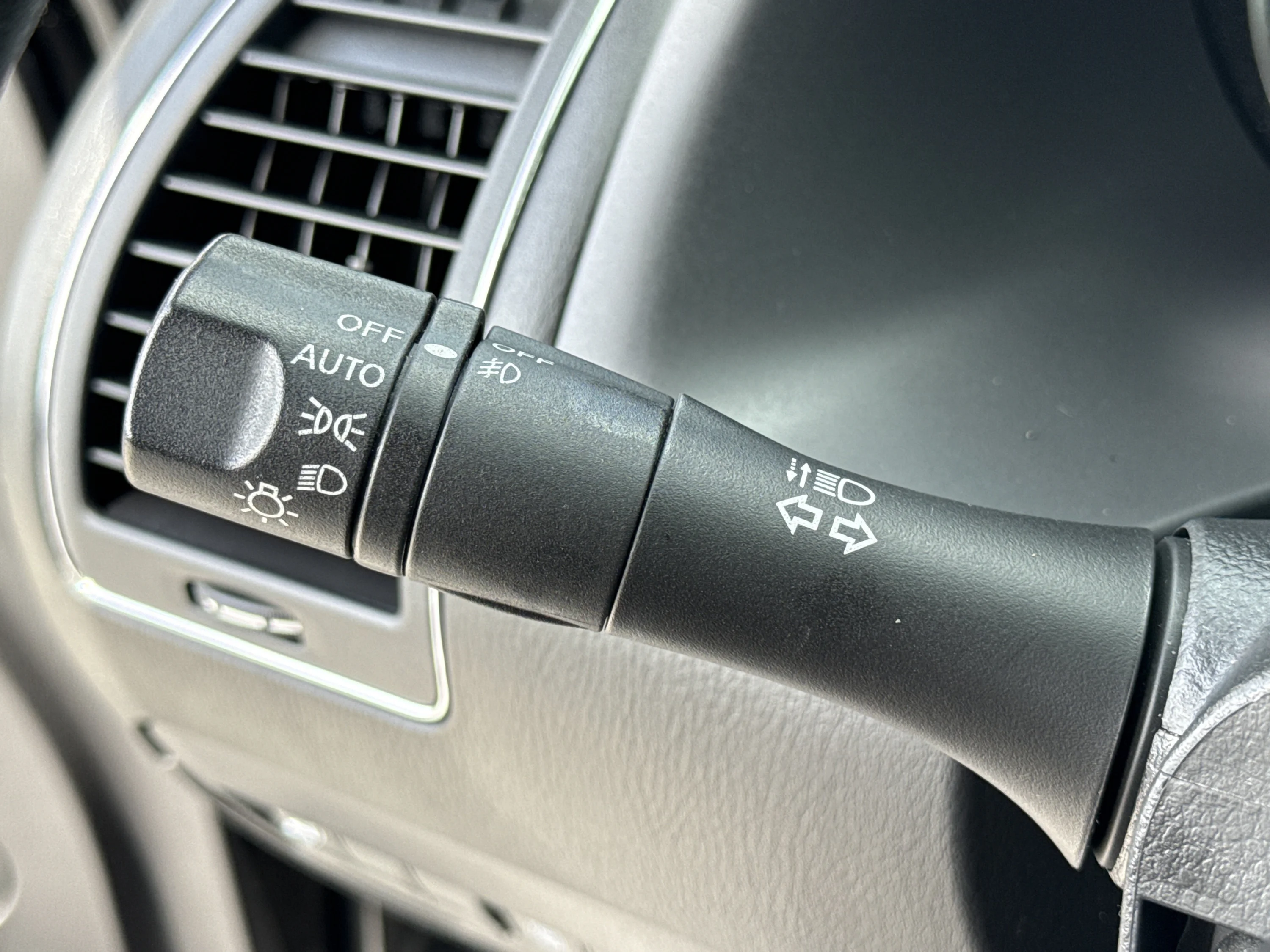 Used 2022 Super Black Nissan SL image 42