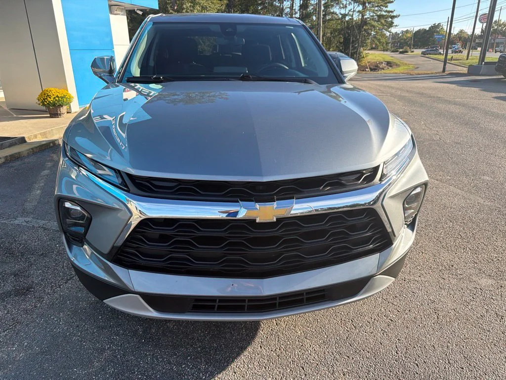 Used 2025 Sterling Gray Metallic Chevrolet 2LT image 8