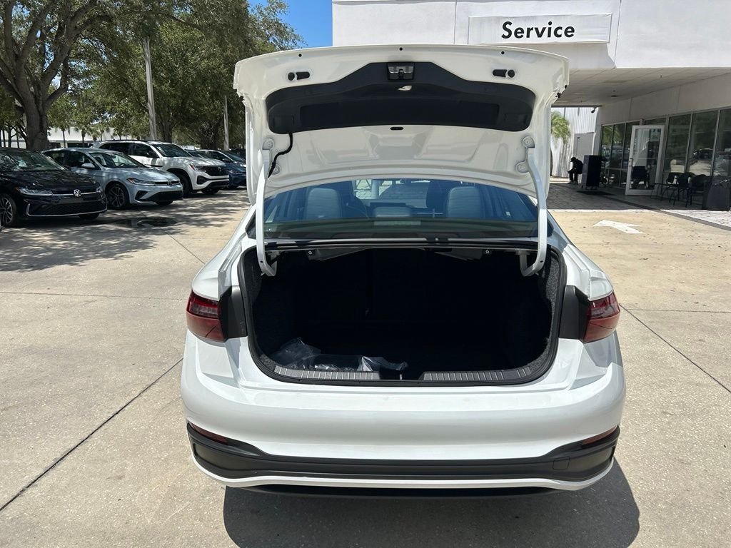 Certified Used 2026 White Volkswagen 1.5T SE image 35