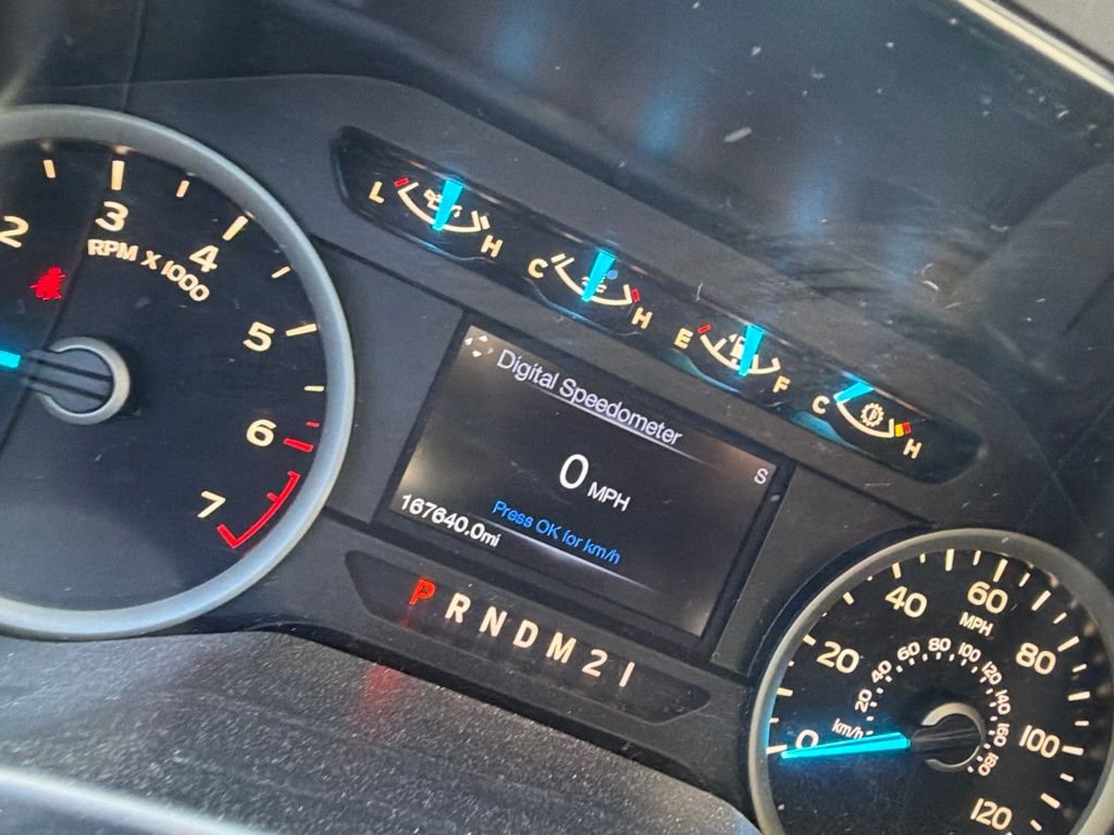 Used 2016 Magnetic Metallic Ford XLT image 8