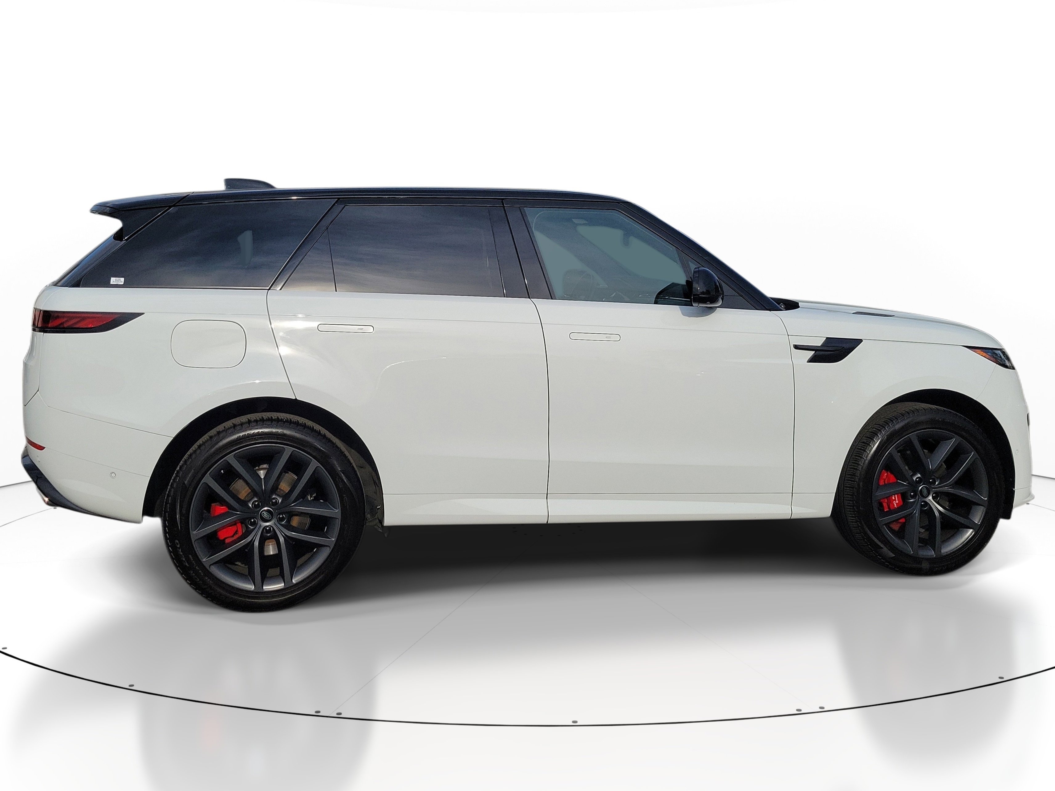 Used 2024 White Land Rover Dynamic SE image 6