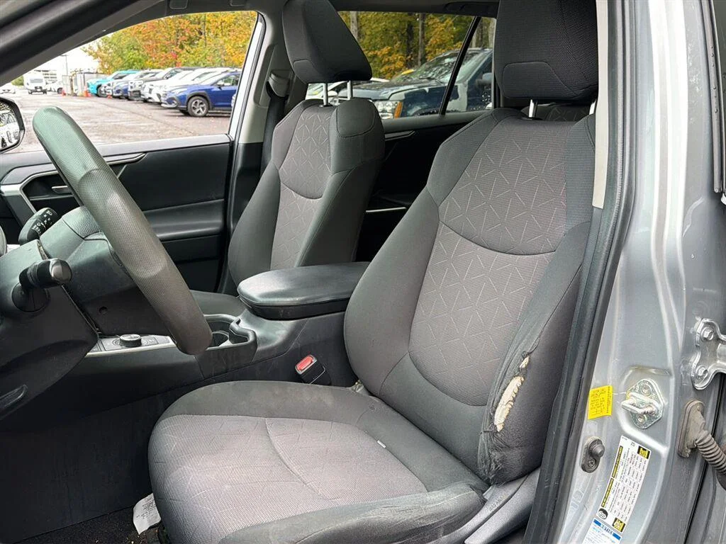 Used 2019 Silver Sky Metallic Toyota XLE image 14