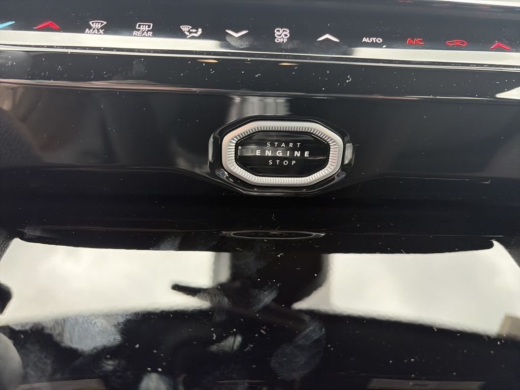 New 2026 Baltic Gray Metallic Clear-Coat Exterior Paint Jeep Altitude image 27