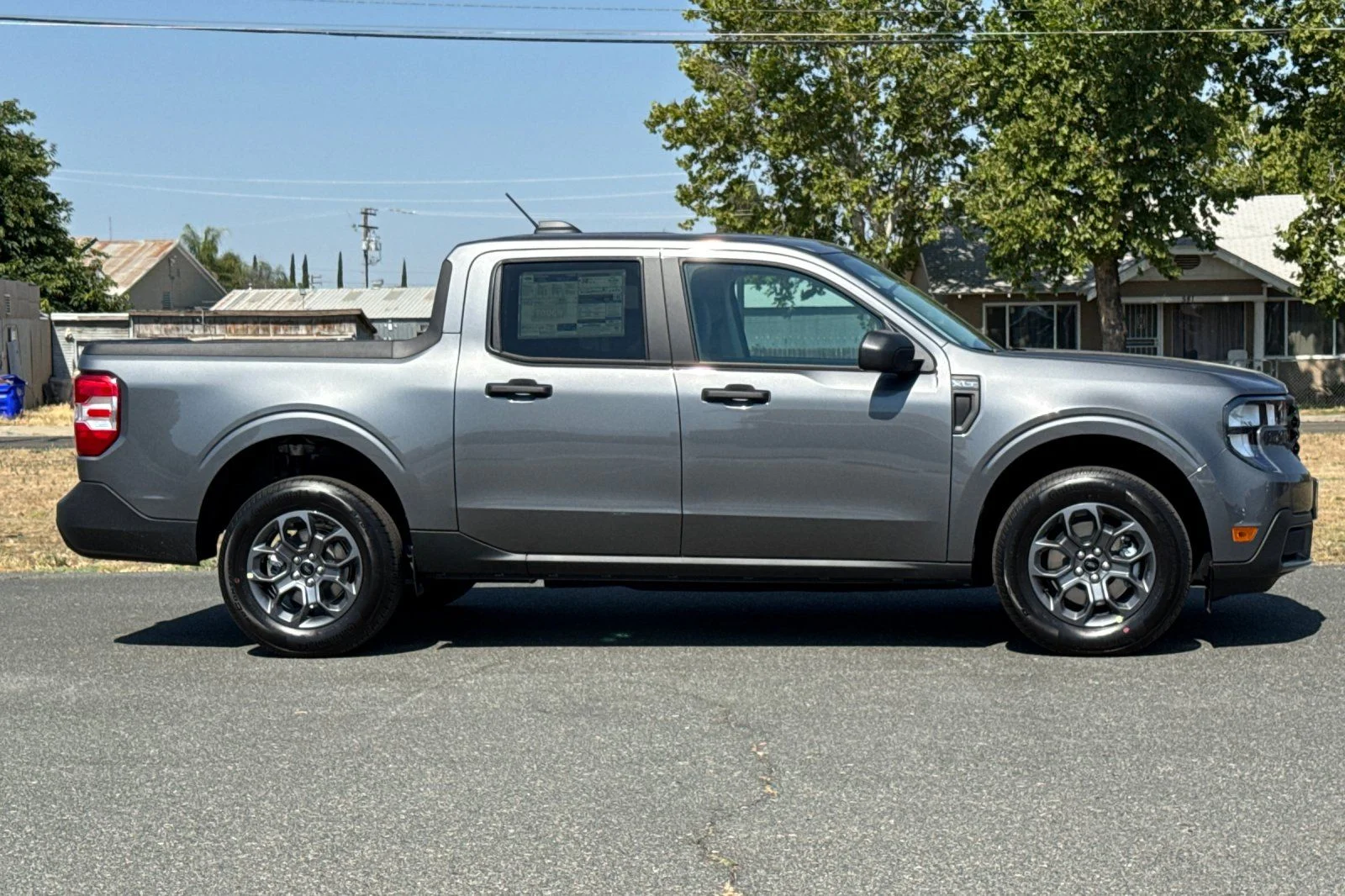 New 2026 Carbonized Gray Metallic Ford XLT image 3