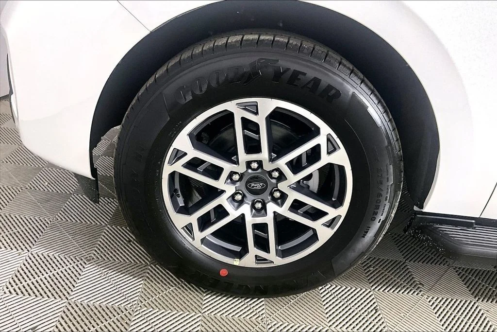 New 2026 Star White Metallic Tri-Coat Ford Active image 11