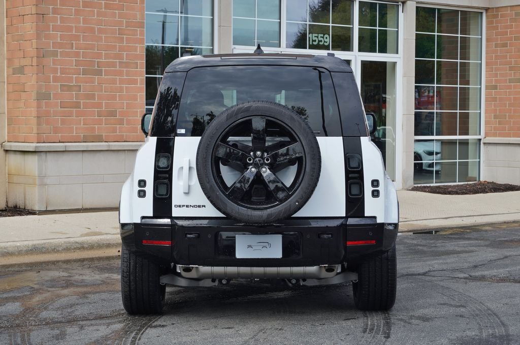 New 2026 Fuji White Land Rover X-Dynamic SE image 5