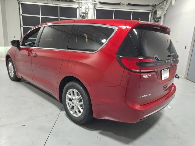 New 2027 Red Hot Pearl-Coat Exterior Paint Chrysler Select image 11