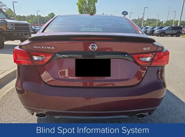 Used 2017 Red Nissan SR image 7