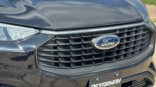 Used 2023 Black Ford Active image 3