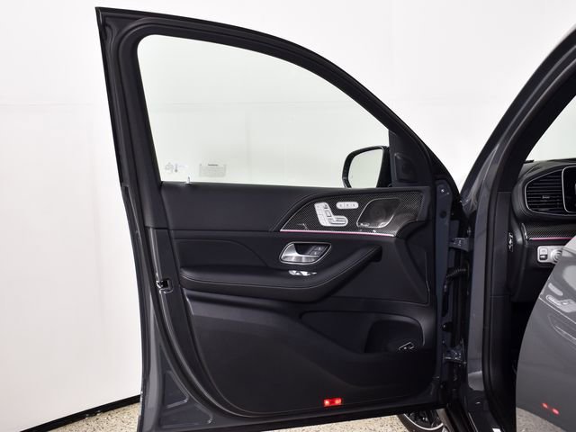 New 2026 MANUFAKTUR Silicon Grey Mercedes-Benz GLS 63 AMG® image 75