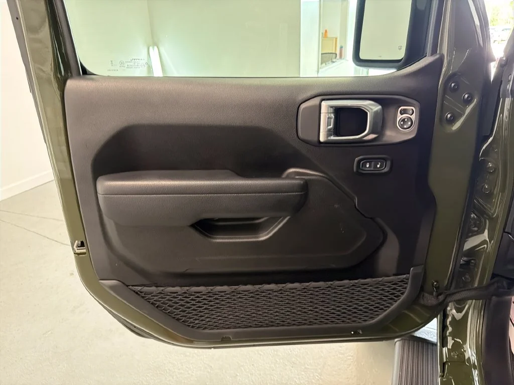 Used 2024 Green Jeep Willys image 11