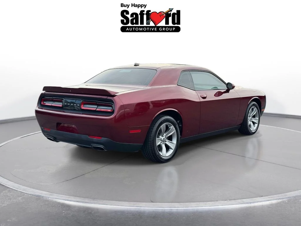 Used 2019 Red Dodge SXT image 8