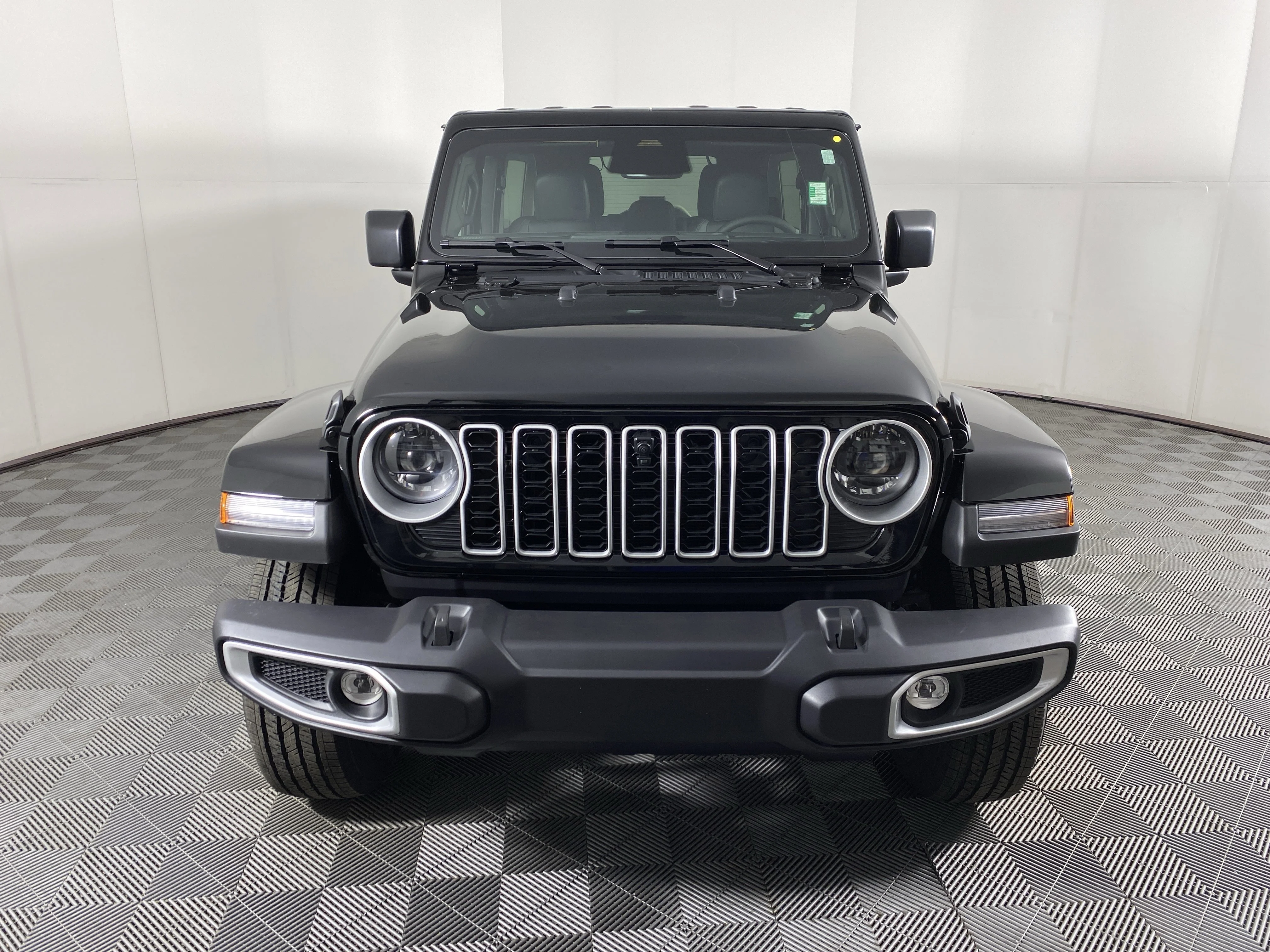 New 2026 Black Clear-Coat Exterior Paint Jeep Sahara image 11
