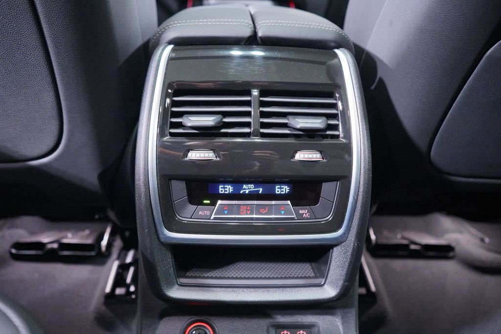 Used 2026 Gray Metallic BMW xDrive40i image 17
