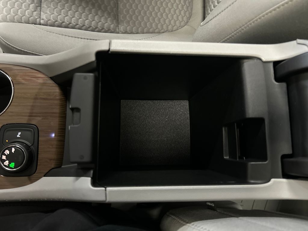 Used 2017 Black GMC SLE-2 image 27