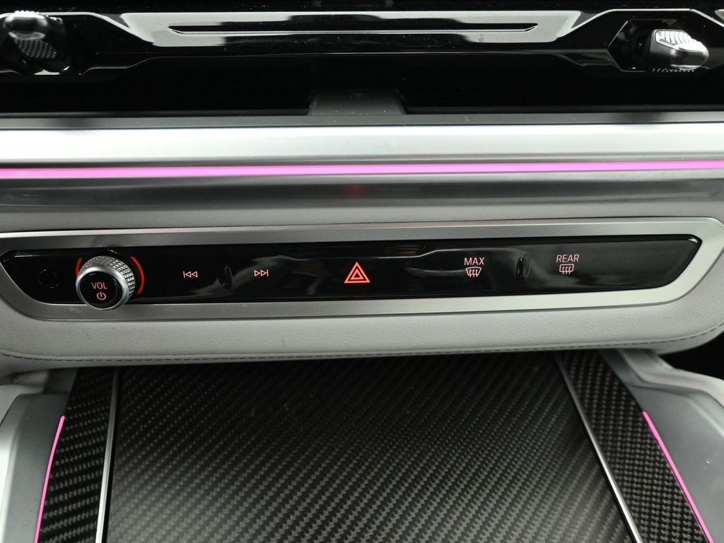 2023 BMW XM - Image 12