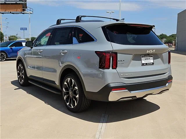 New 2026 Wolf Gray KIA EX Front-Wheel Drive image 2
