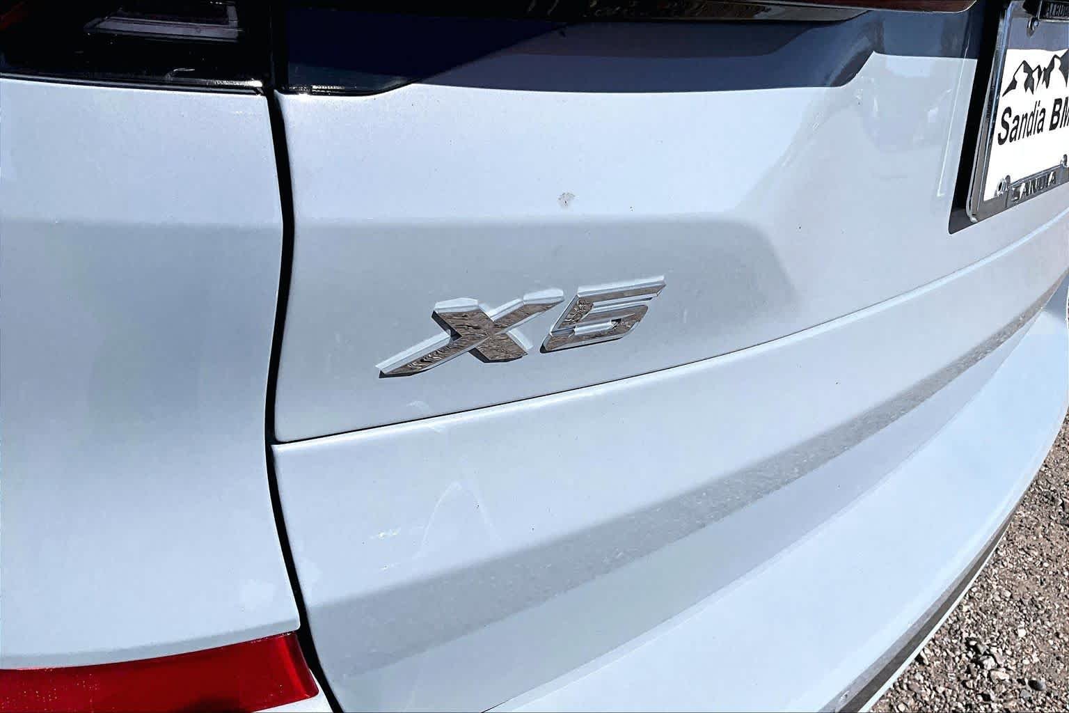 New 2026 Brooklyn Grey Metallic BMW xDrive50e image 15