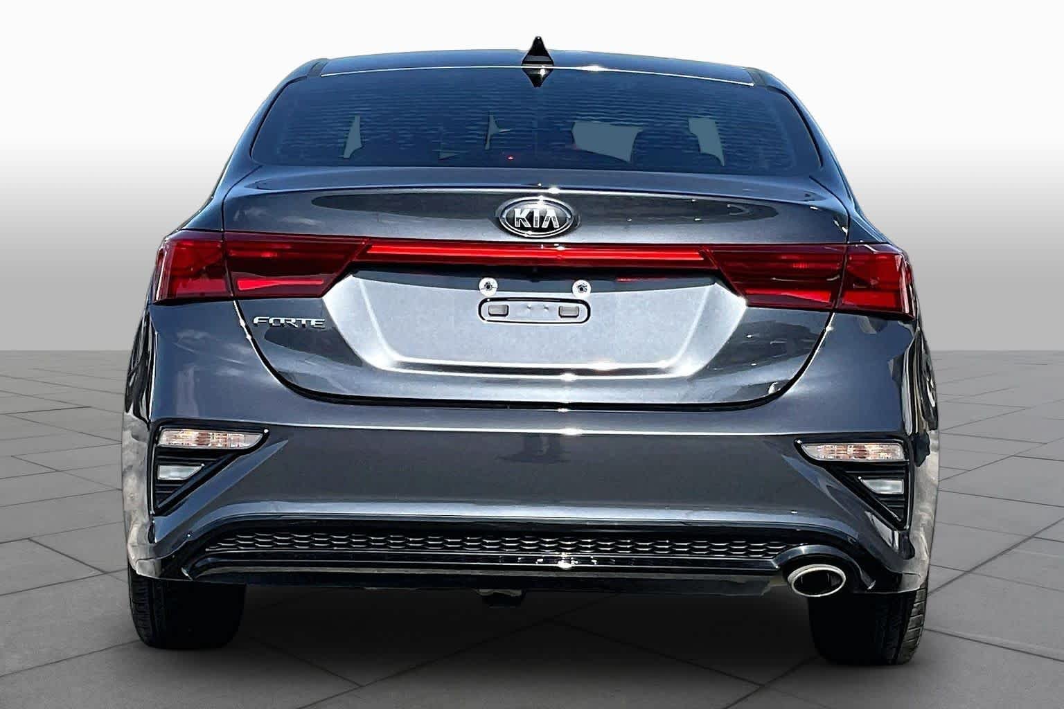 Used 2019 Gravity Gray Kia LXS image 5