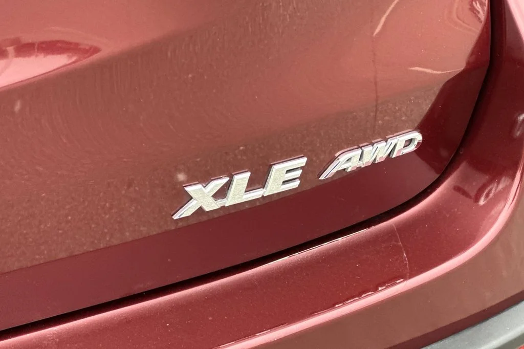 Used 2019 Ooh La La Rouge Mica Toyota XLE image 42