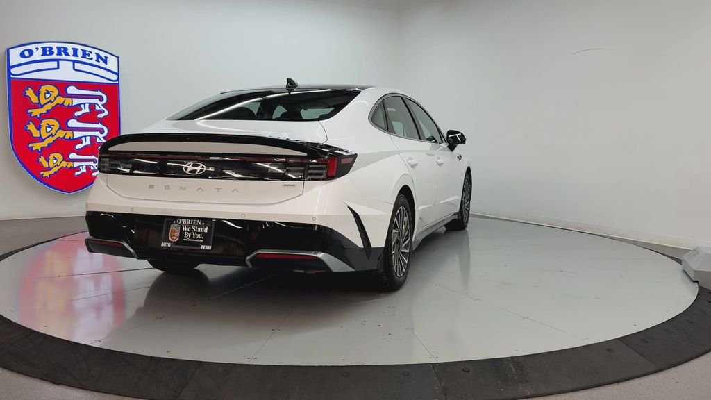 Used 2024 White Hyundai Limited image 5